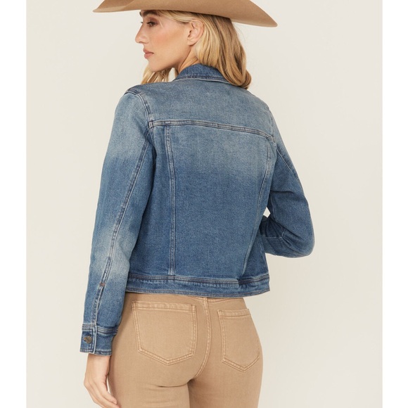 Shyanne Women's Leland Medium Wash Cropped Stretch Denim Jacket - Medium - Picture 4 of 9